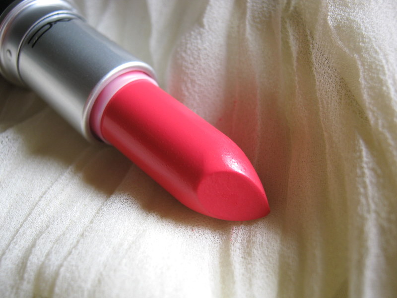 Review: MAC Amplified Crème Lipstick in 'Fusion Pink' — Glossip Girl