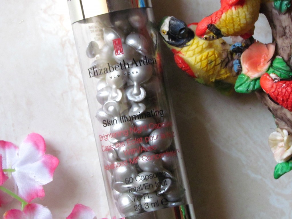 ElizabethArden_Skin_Illuminating_NightCapsules_006