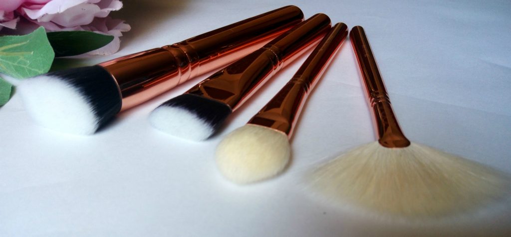 Zoeva rose golden vol 3 luxury brush set 