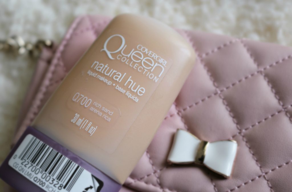 CoverGirl Queen Collection Natural Hue Compact Foundation swatches