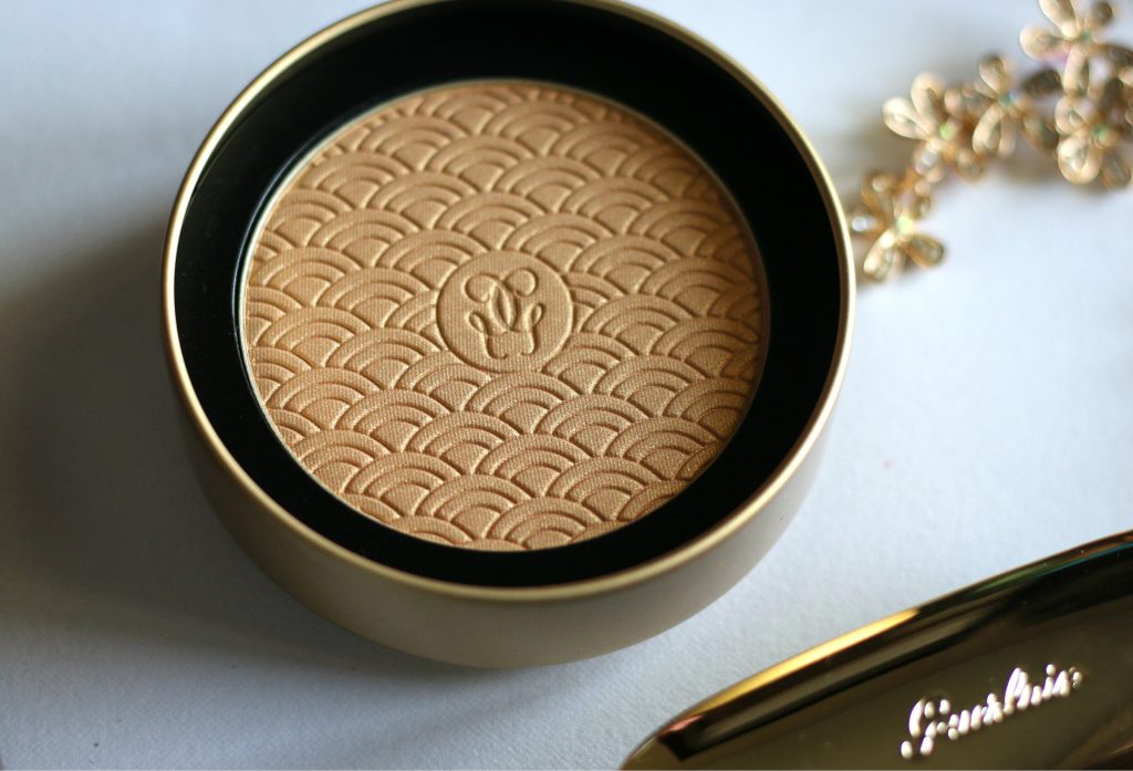 guerlain terracotta gold light bronzing powder,terracotta gold light,guerlain gold light highlighter, guerlain gold bronzer,guerlain gold highlighterguerlain holiday 2017 collection,guerlain 2017 holiday terracotta gold light gold bronzing powder, fenty beauty trophy wife highlighter dupe,guerlain terracotta gold light gold bronzing powder swatches, buy guerlaim makeup, guerlain holiday, guerlain highlighters