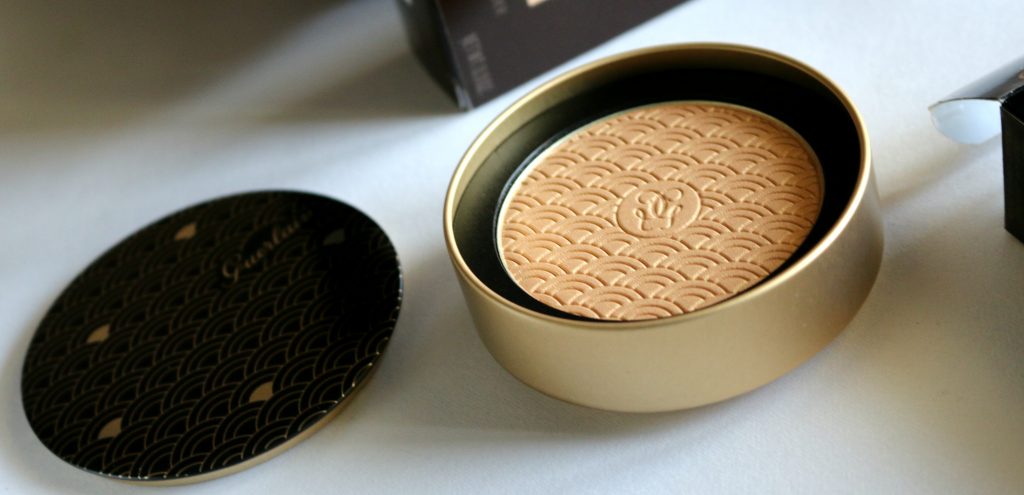 guerlain terracotta gold light bronzing powder,terracotta gold light,guerlain gold light highlighter, guerlain gold bronzer,guerlain gold highlighterguerlain holiday 2017 collection,guerlain 2017 holiday terracotta gold light gold bronzing powder, fenty beauty trophy wife highlighter dupe,guerlain terracotta gold light gold bronzing powder swatches, buy guerlaim makeup, guerlain holiday, guerlain highlighters