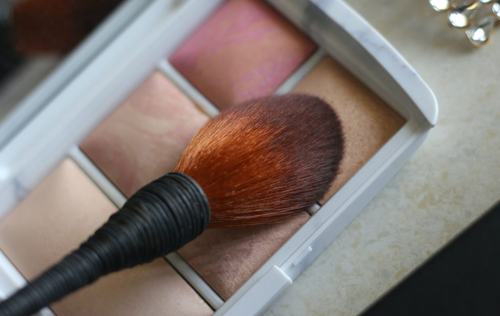 wiseshe cheek, contour & powder brush review, wiseshe cheek, contour and powder brush buy online, wiseshe cheek, contour & powder brush india, best face brush in india, makeup brushes, wiseshe by anamika cheek contour and powder brush