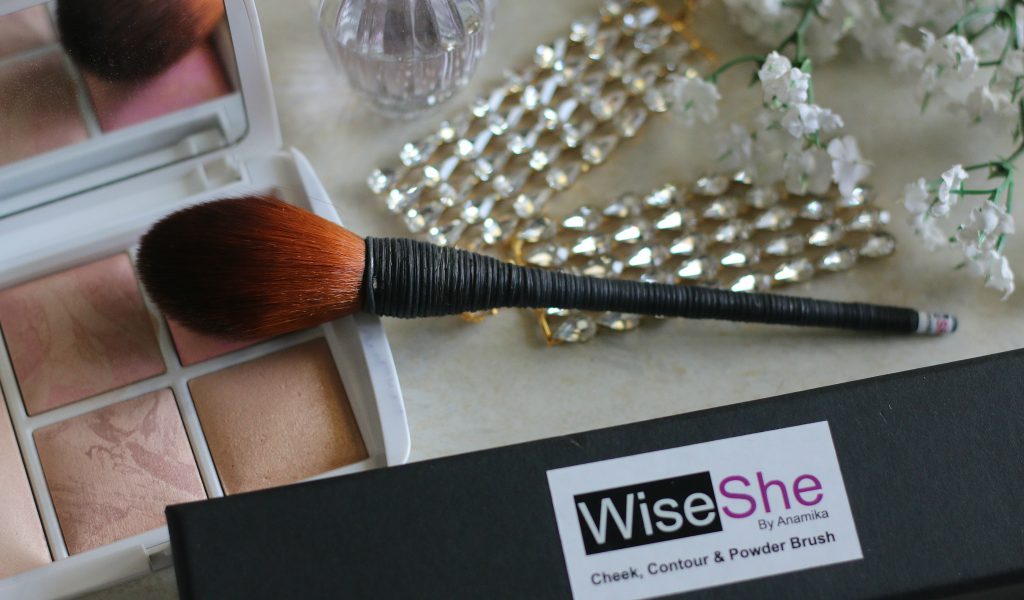 wiseshe cheek, contour & powder brush review, wiseshe cheek, contour and powder brush buy online, wiseshe cheek, contour & powder brush india, best face brush in india, makeup brushes, wiseshe by anamika cheek contour and powder brush